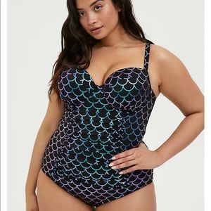 Beautiful Torrid mermaid swimsuit size 4